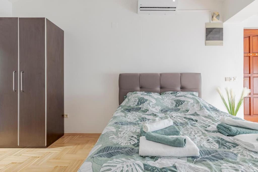 Warm House Full Of Green Ambient,Joy And Comfort ザグレブ エクステリア 写真