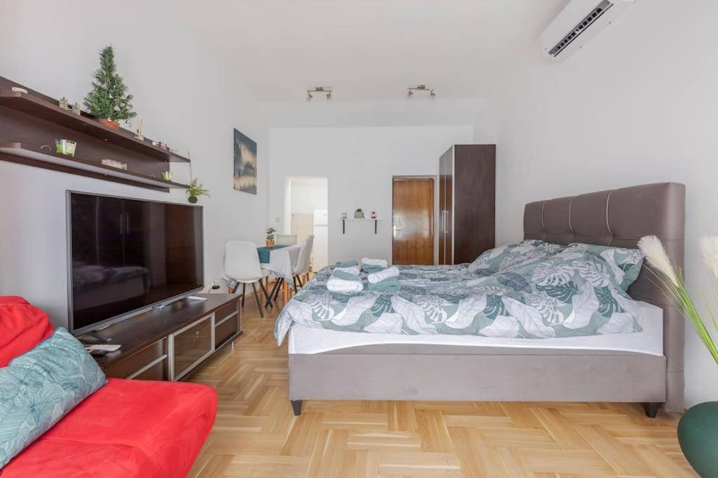 Warm House Full Of Green Ambient,Joy And Comfort ザグレブ エクステリア 写真